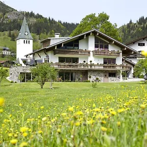 Fügenschuh's Apartment